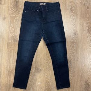 Navy wash size 30 311 shaping skinny Jean Levi’s